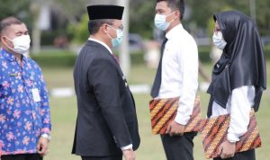 Gubernur Erzaldi Serahkan SK CPNS Formasi 2019