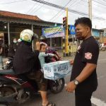 Puluhan Pengguna Jalan Tertegun Sejenak saat Menunggu Lampu Merah yang Sedang Menyala di Toboali