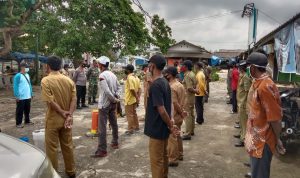 Tidak Hanya Tutup, Pasar Tradisional Aburejo Di Semprot Disinfektan