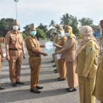 Bapati Lamtim M. Dawam Raharjo Pimpin Apel Mingguan dan Serahkan SK Secara Simbolis