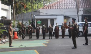 Pastikan Personil Hadir dan Sehat, Kajari Tangerang Lakukan Pengecekan