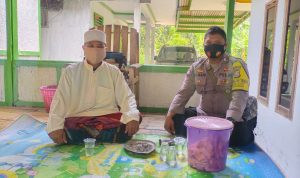 Tingkatkan Sinergitas, Bhabinkamtibmas Polsek Malingping Polres Lebak Kunjungi Kediaman Kiyai Agus