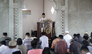 Sholat Jum’at di Ulu Ere, Bupati Bantaeng Ingatkan Warga Tetap Patuhi Protkes