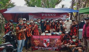 Ormas Pemuda Pancasila PAC Cijaku dan Cigemblong Bantu Korban Kebakaran di Cisigung