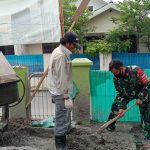 Anggota Koramil 2301/Cilegon Giat Karbak Perehaban Tempat Ibadah