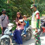 Babinsa Koramil 2306/Mancak Giat Bintahwil Pembagian Masker