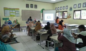 Mahasiswa KKN Kampus Mengajar Angkatan Dua Gelar Workshop di SMPN 2 Tukak