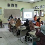 Mahasiswa KKN Kampus Mengajar Angkatan Dua Gelar Workshop di SMPN 2 Tukak