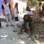 Anggota Koramil 2301/Cilegon Giat Karbak Peletakan Batu Pertama