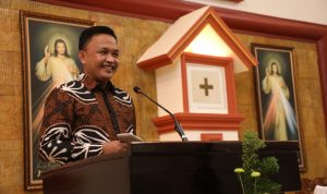 Pantau Pelaksanaan Natal, Ilham Azikin Ajak Jaga Terus Kebersamaan