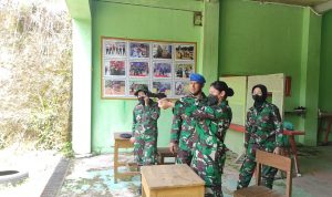 9 Srikandi Pangkalan TNI AL BANTEN Asah Kemampuan Menembak Pistol