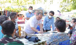 Gubernur Elzaldi Terus  Maksimalkan Sarana dan Prasarana di Pantai Tanjung Tinggi