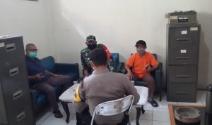 Anggota Koramil 2301/Cilegon Giat Komsos Membahas Tentang Kamtibmas