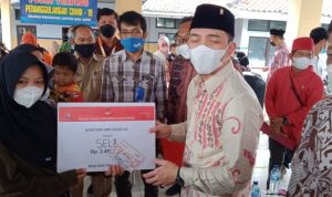 Anggota DPR RI Komisi VIII Dapil Banten dan Kemensos RI Berikan Bantuan tiga program Atensi