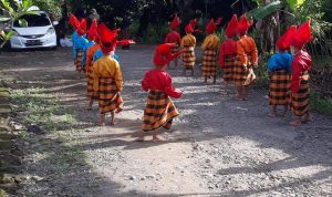 Luar Biasa, Tim Supervisi Disambut Tarian Tradisional oleh SD No 176 Inpres Lengkese 2