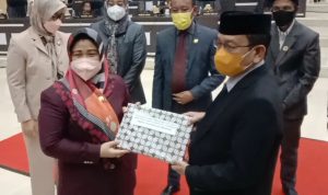 DPRD Pasangkayu Paripurnakan Ranperda, Fraksi bersama Pemda MoU Berita Acara Persetujuan