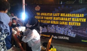 Antusiasme Warga Cilegon Datang untuk Vaksin On The Road Pangkalan TNI AL Banten