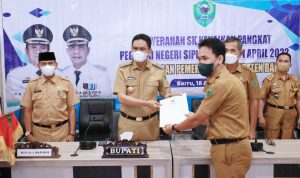 Virtual, Bupati Barru Serahkan SK Kenaikan Pangkat kepada 478 ASN