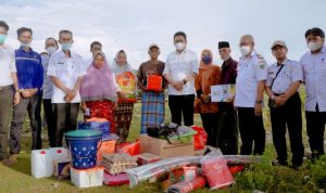 Bupati Suardi Kunjungi dan Serahkan Bantuan Korban Kebakaran Homebase 