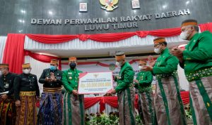 19 Tahun Lutim, Gubernur Andi Sudirman Beri Bantuan Keuangan 10 Miliar Serta Bantuan Pertanian