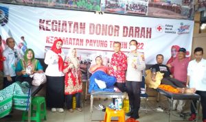 Wakil Bupati Memberikan Apresiasi (Kegiatan Donor Darah)