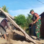 Babinsa Koramil 2307/Ciwandan Giat Karbak Pembangunan Pondasi Pagar