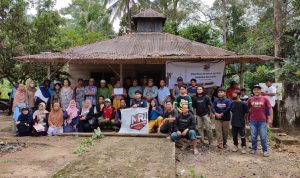 Sahabat Relawan MRI Babel Serahkan 1 ekor Sapi di Dusun Air Sawah