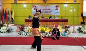 Apriansyah Jagoan Silat IAIN Metro Meraih Penghargaan Wisudawan Berprestasi