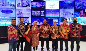 Luar Biasa, Bupati Basel Raih Penghargaan Indonesia Visionary Leader