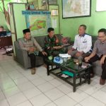 Babinsa Koramil 2305/Cinangka, Giat Komsos Dalam Rangka Kamtibmas