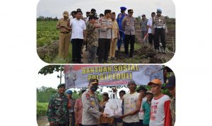 Kunjungan ke Desa Batu Betumpang, Kapolda Babel Bagikan 100 Paket Sembako ke Nelayan