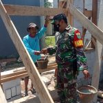 Babinsa Koramil 2305/Cinangka, Giat Karbak Pembangunan Rumah Warga