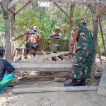 Babinsa Koramil 2305/Cinangka, Giat Karbak Pembangunan Rumah Warga