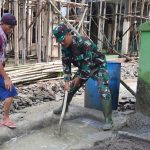 Babinsa Koramil 2305/Cinangka, Giat Karbak Pembangunan Rumah Warga