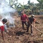 Babinsa Koramil 2304/Anyar, Giat Karbak Pembersihan Jalan