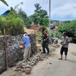 Babinsa Koramil 2307/Ciwandan, Karbak Pembangunan Pondasi Rumah