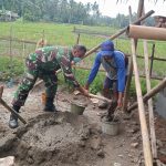 Babinsa Koramil 2305/Cinangka, Giat Karbak Pembangunan Rumah Warga