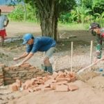 Babinsa Koramil 2303/Pulomerak, Karbak Pembangunan Lapangan Volly