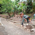 Babinsa Koramil 2307/Ciwandan, Karbak Gotong Royong Pembangunan Drainase