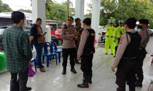 Pastikan Keamanan Perayaan Natal,Wakapolres Maros Pimpin Pengamanan