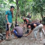 Babinsa Koramil 2304/Anyar, Giat Karbak Pembuatan Pagar Rumah