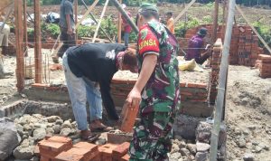 Babinsa Koramil 2304/Anyar, Giat Karbak Pemasangan Batu Bata