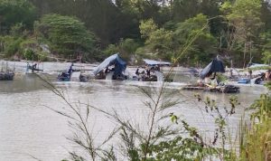 Hutan Lindung Pantai Desa Bedukang Digasak Puluhan Ponton Isap 