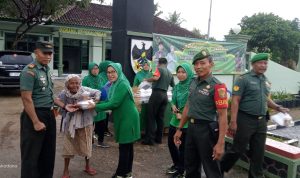 Menjemput Berkah Ramadhan, Koramil 07/Pekalongan Bagi-bagi Takjil