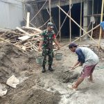 Babinsa Koramil 2302/Bojonegara, Giat Karbak Pembangunan Rumah Warga