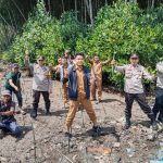 Peduli Lingkungan, Kapolsek Batang Bersama Warga Tanam Pohon Mangrove Pesisir Pantai Tarowang 