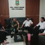 Babinsa Koramil 2307/Ciwandan, Komsos Membahas Tentang Pengecetan Masjid