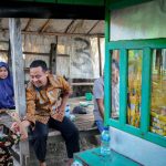 Andi Sudirman Singgah Makan Bakso Pinggir Jalan Desa Laikang, Kecamatan Mangarabombang, Kab Takalar