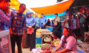 Pj Bupati Takalar Sidak Pasar, Jaga kestabilan Harga Jelang Idhul Adha 