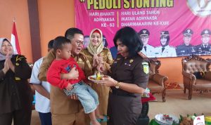 Peduli Stunting, Kejari Bangka Selatan berikan Makanan Tambahan